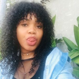 Meet your Posher, Marie